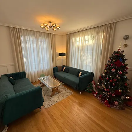 Вилла Charme Et Confort Au Coeur De Мезон-Лафит